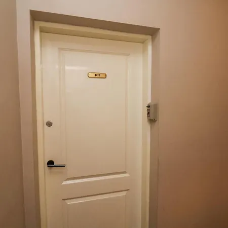 403 The Salisbury Apartment *